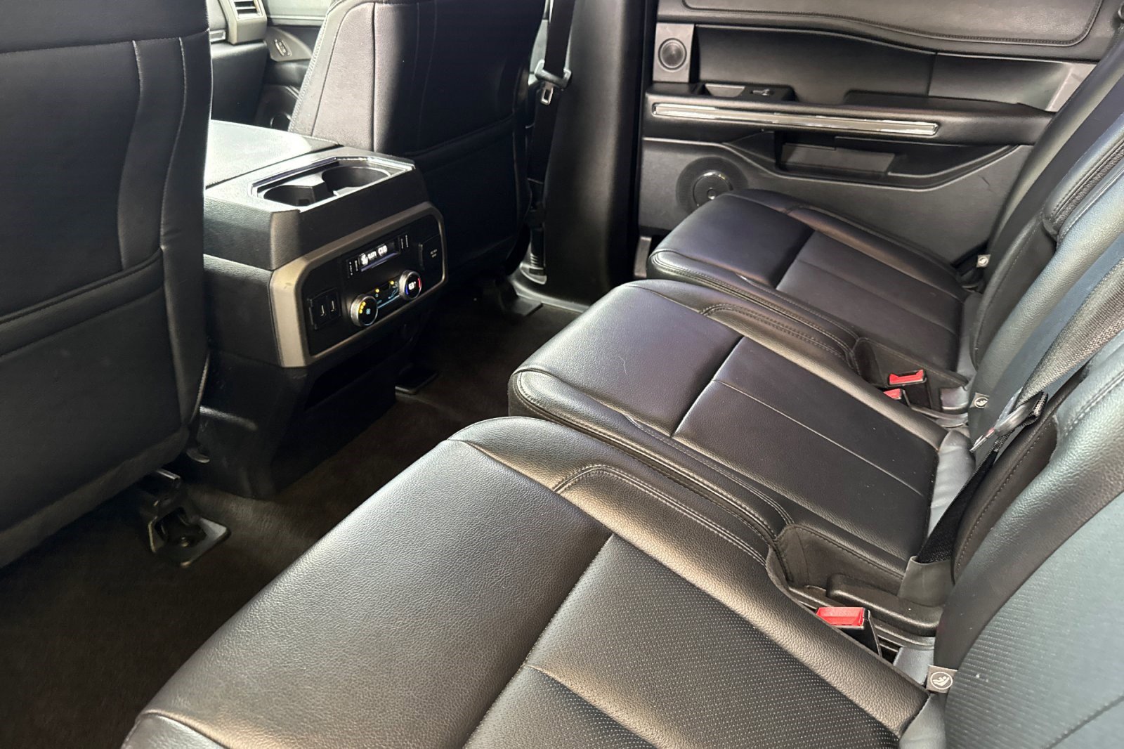 Used 2019 Ford Expedition XLT w/ Equipment Group 202A image 27