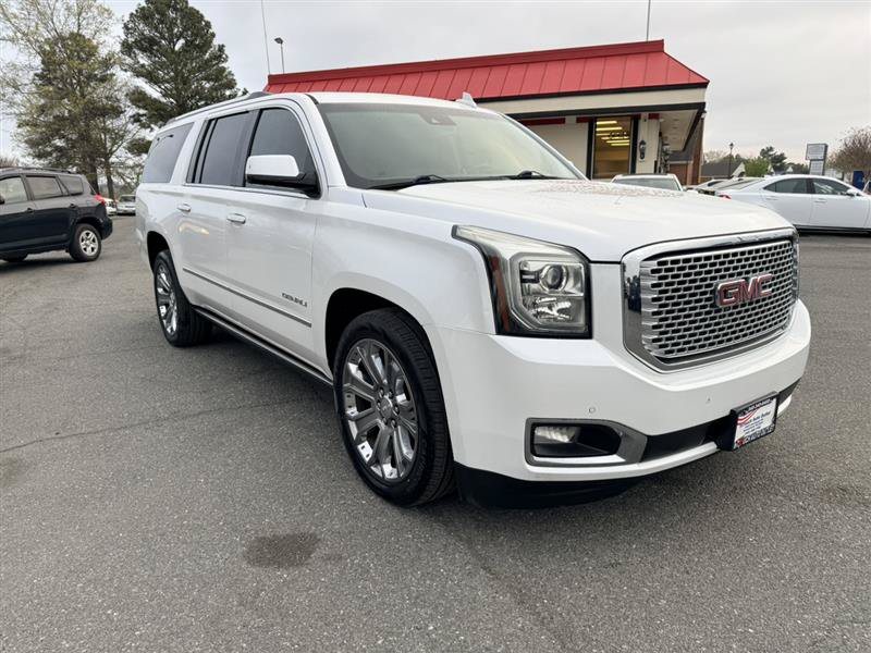Used 2016 GMC Yukon XL Denali w/ Open Road Package AWD/4WD image 3