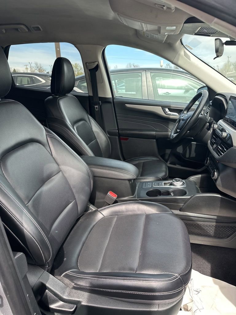 Used 2022 Ford Escape SEL image 19
