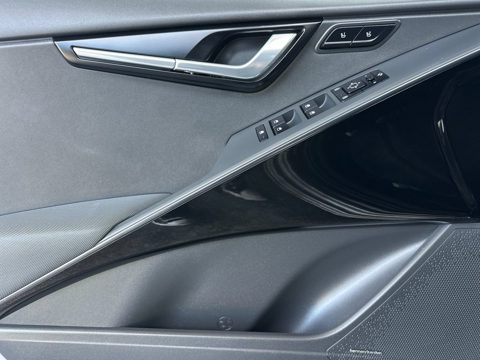 Certified 2023 Kia Niro SX Touring FWD image 13