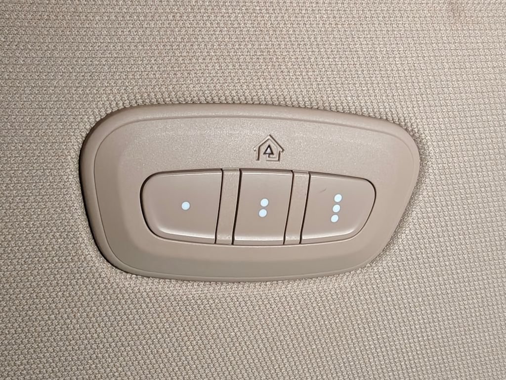 Used 2021 RAM 1500 Laramie AWD/4WD image 12