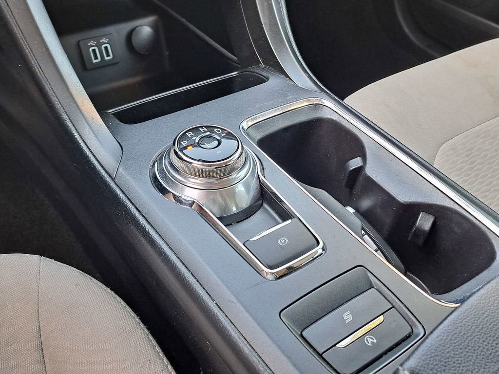 Used 2020 Ford Fusion SE w/ Equipment Group 151A FWD image 11