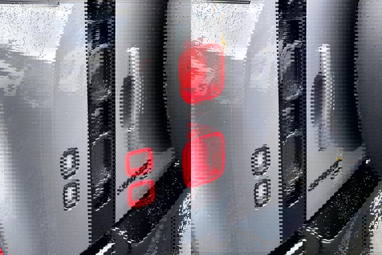 Used 2023 Land Rover Defender 110 SE image 26