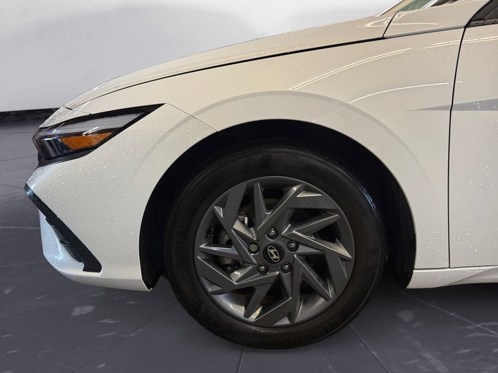 Certified 2024 Hyundai Elantra SEL FWD image 15