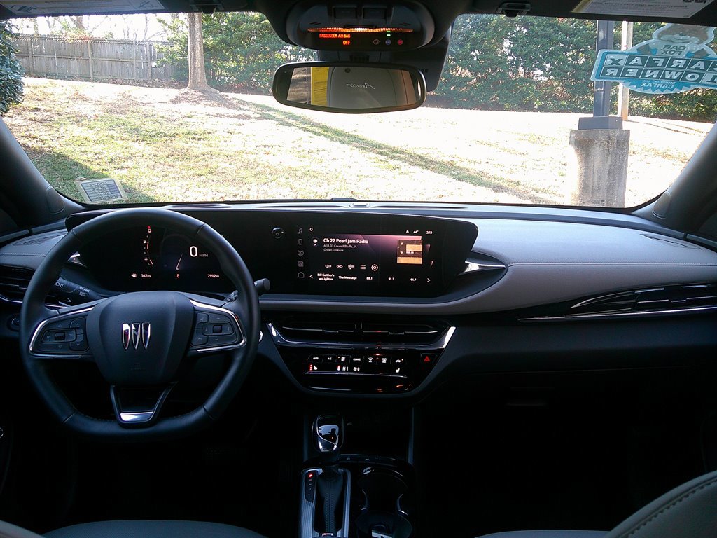 Used 2025 Buick Envista Avenir image 17