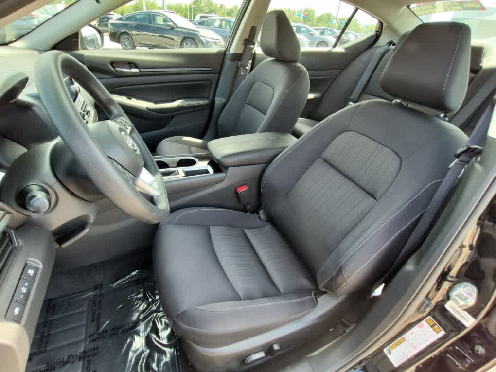 Used 2024 Nissan Altima 2.5 SV FWD image 10