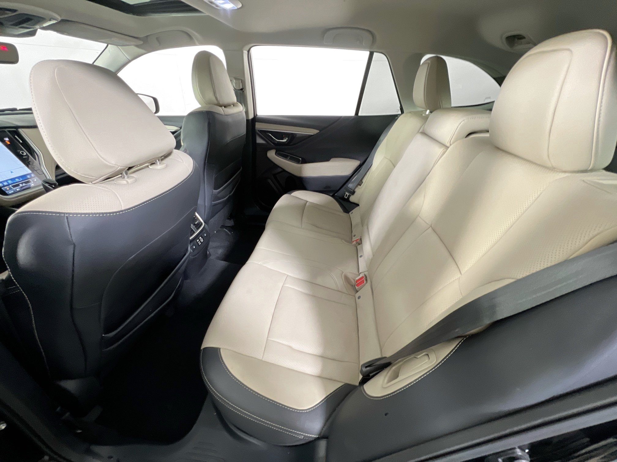Used 2023 Subaru Outback Limited AWD/4WD image 25