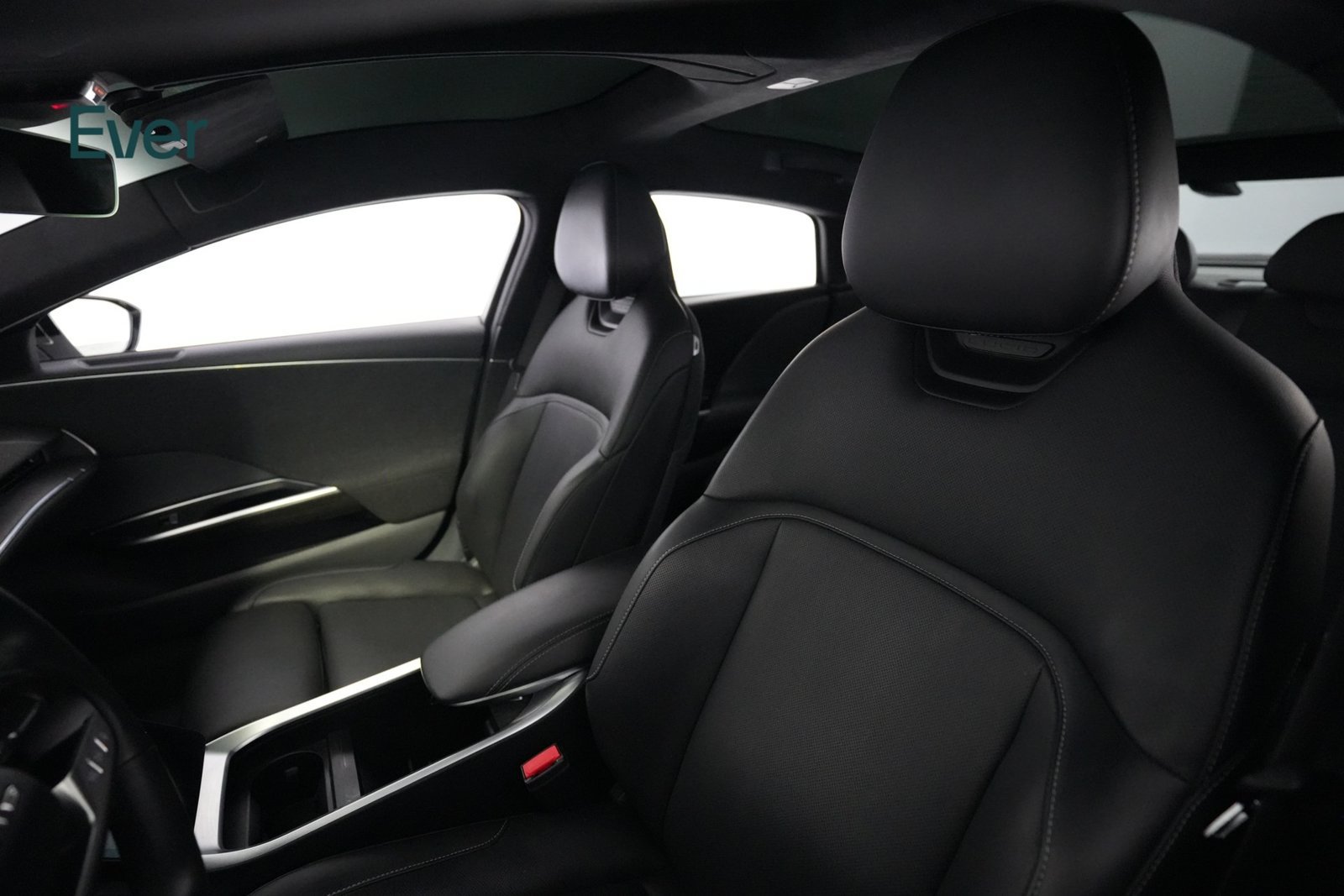 Used 2024 Lucid Air Touring AWD/4WD image 4