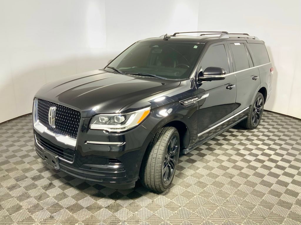 Used 2022 Lincoln Navigator Reserve image 13