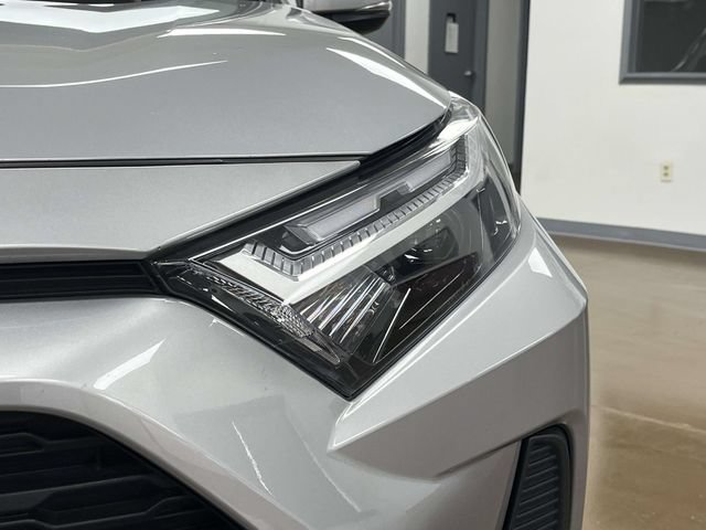 Used 2024 Toyota RAV4 XLE AWD/4WD image 9