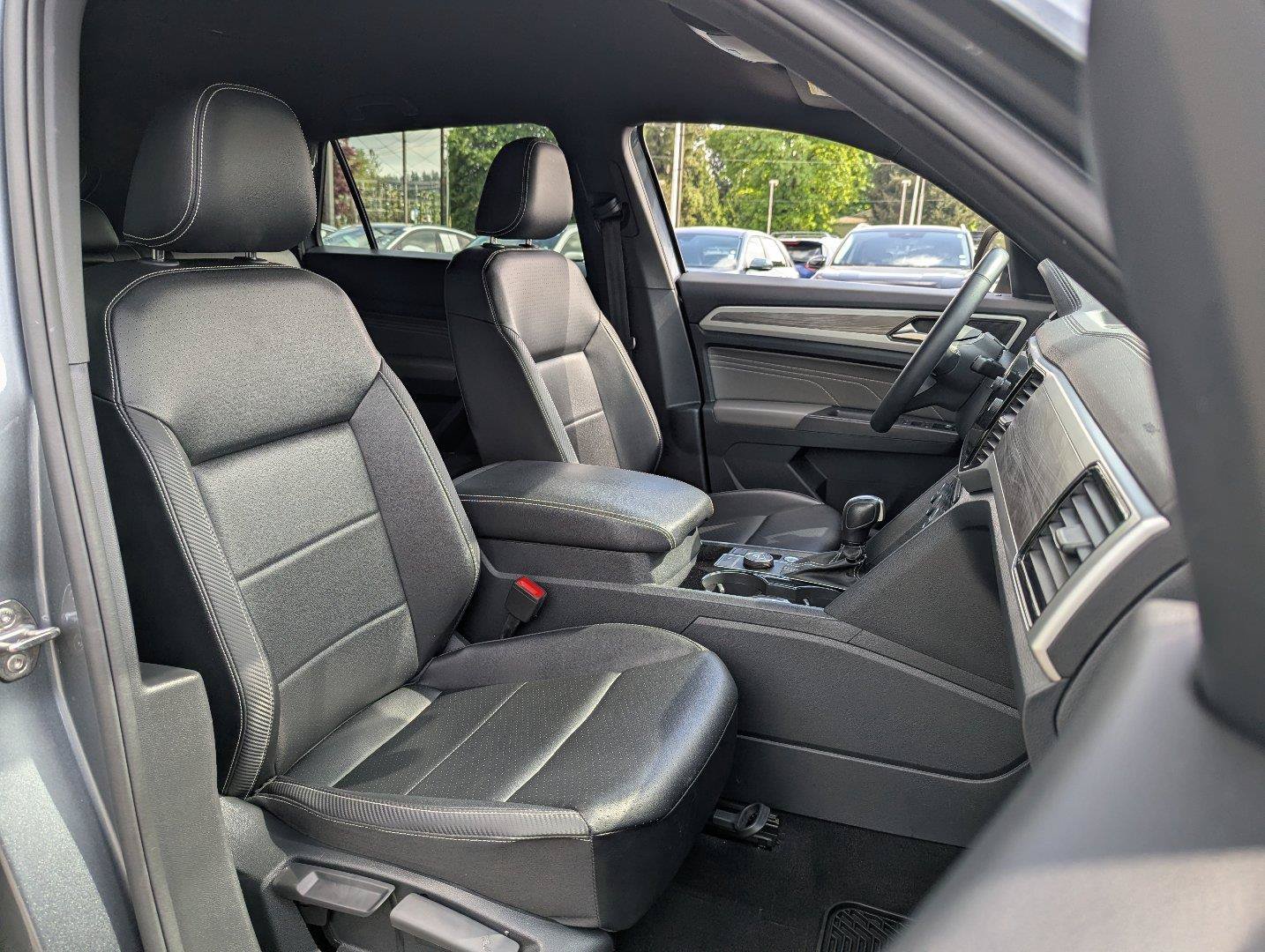 Used 2022 Volkswagen Atlas Cross Sport SE AWD/4WD image 34