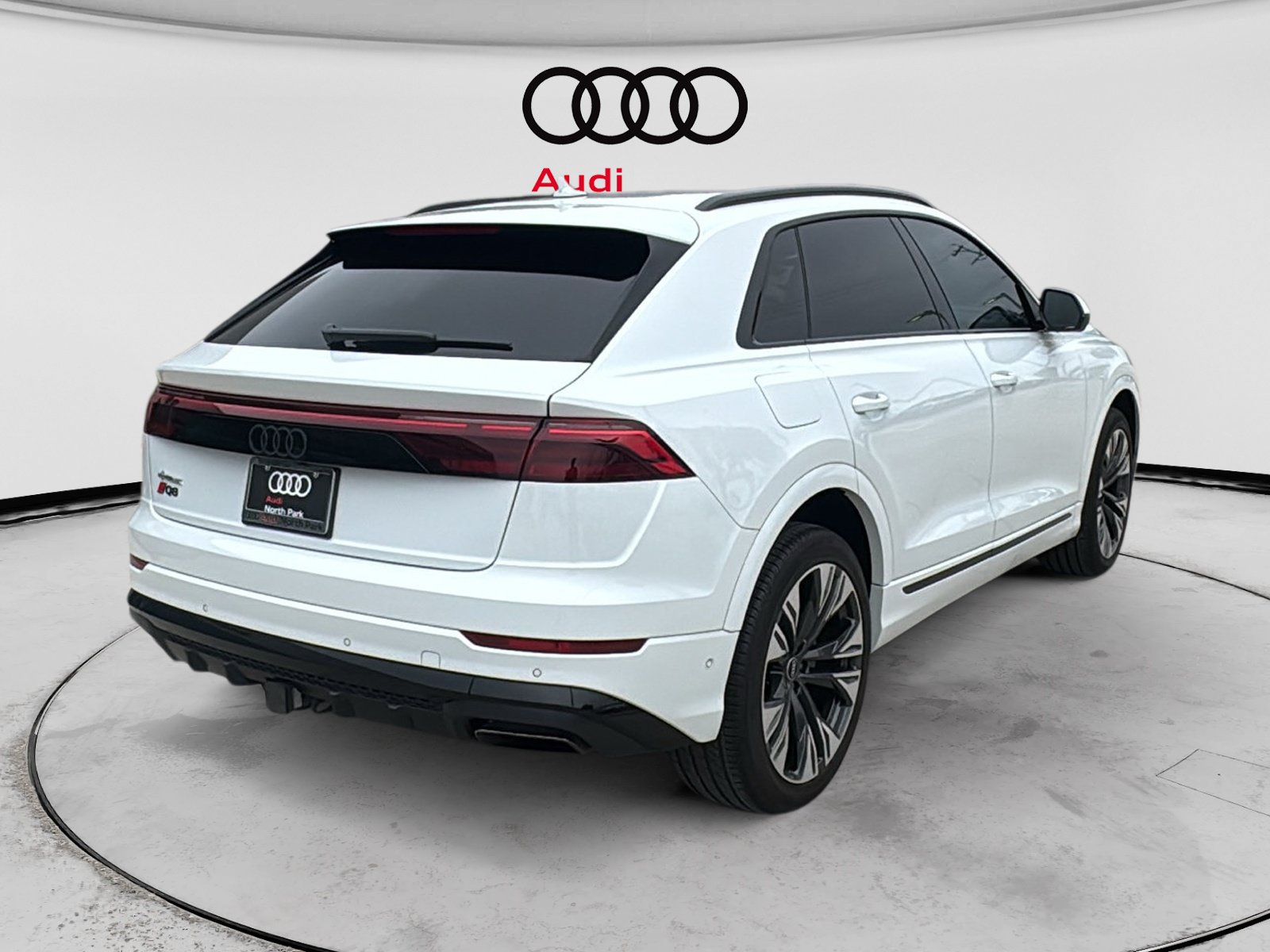 Used 2024 Audi Q8 Premium Plus AWD/4WD image 7