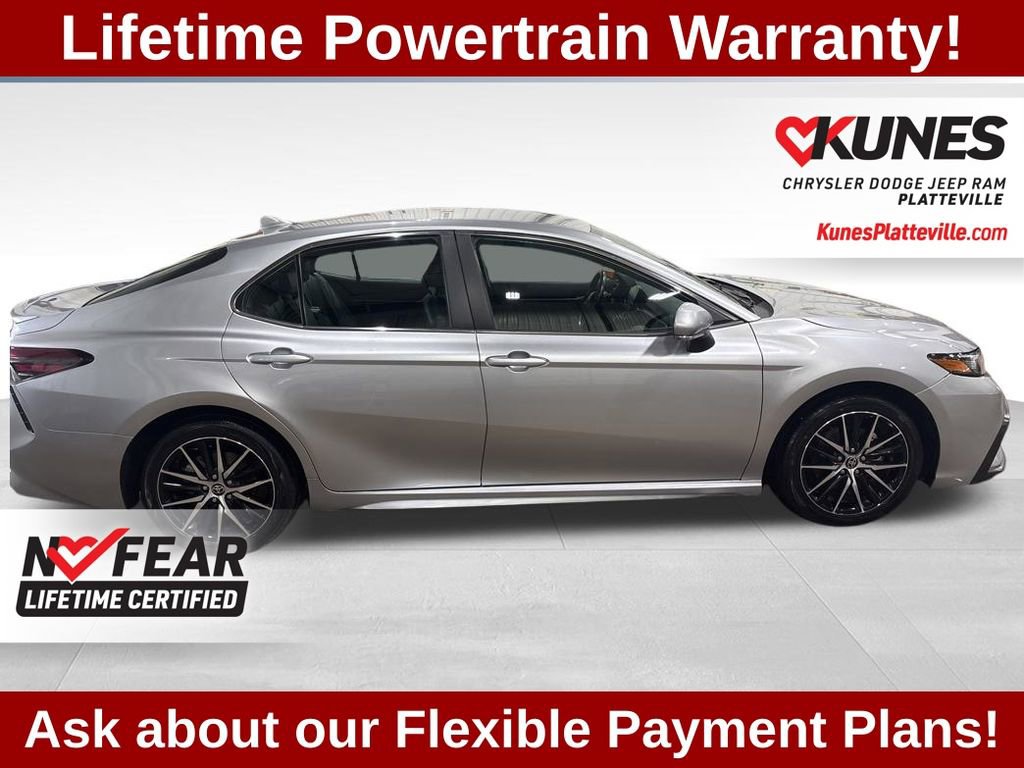 Used 2024 Toyota Camry SE image 12