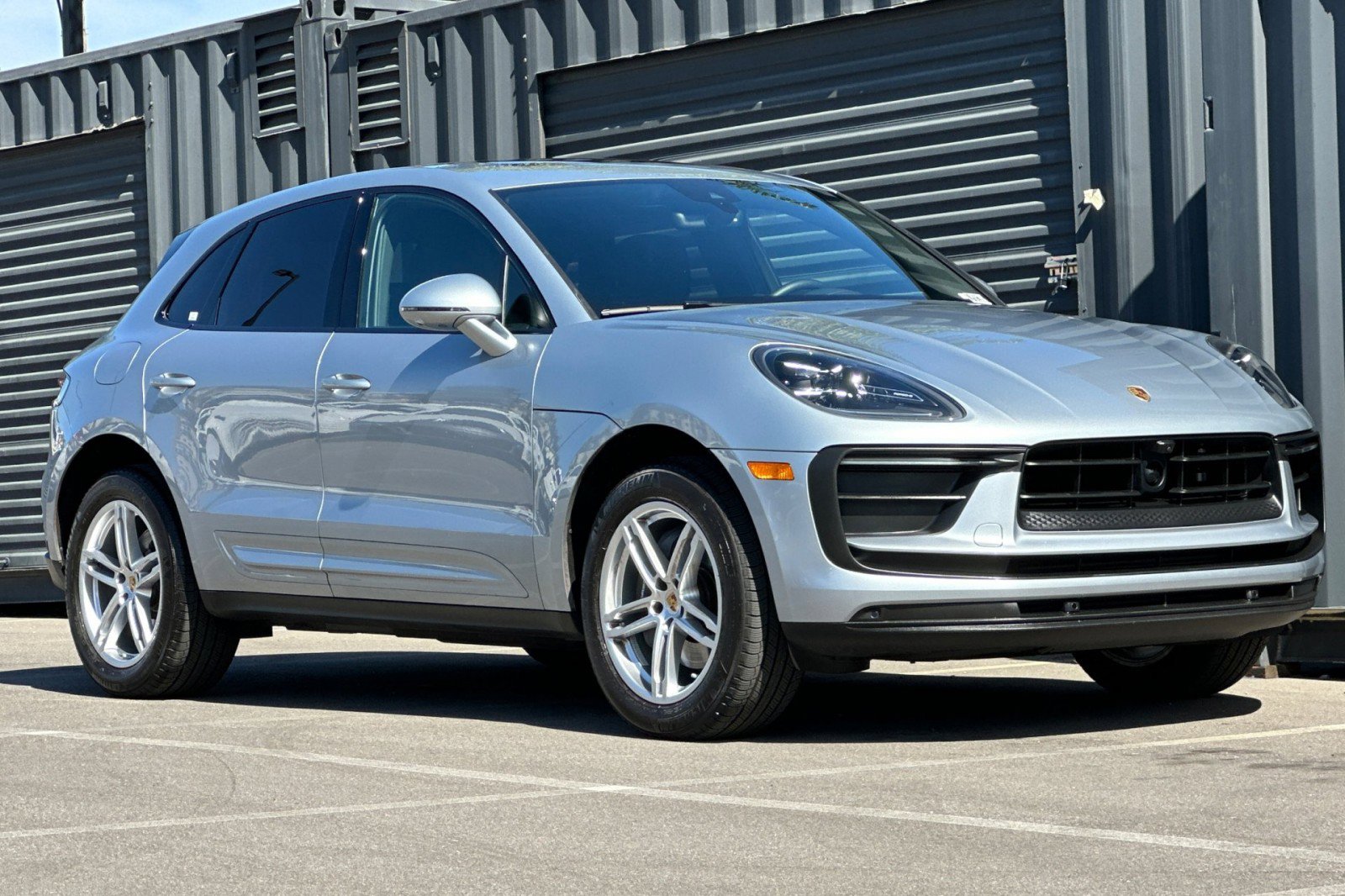 Used 2025 Porsche Macan image 10