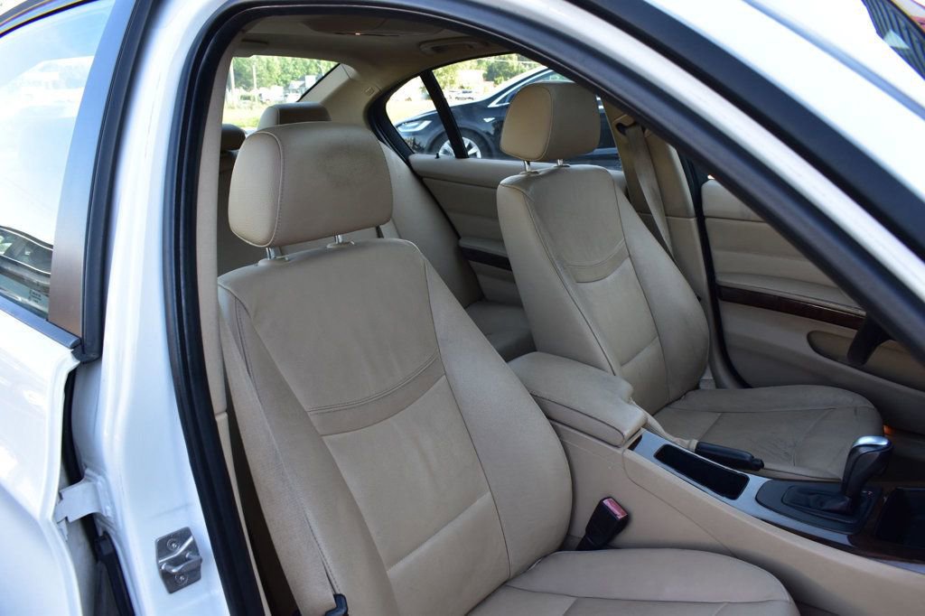 Used 2011 BMW 328i Sedan w/ Premium Pkg image 18