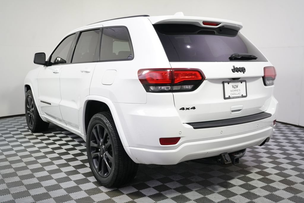 Used 2021 Jeep Grand Cherokee Laredo X AWD/4WD image 4