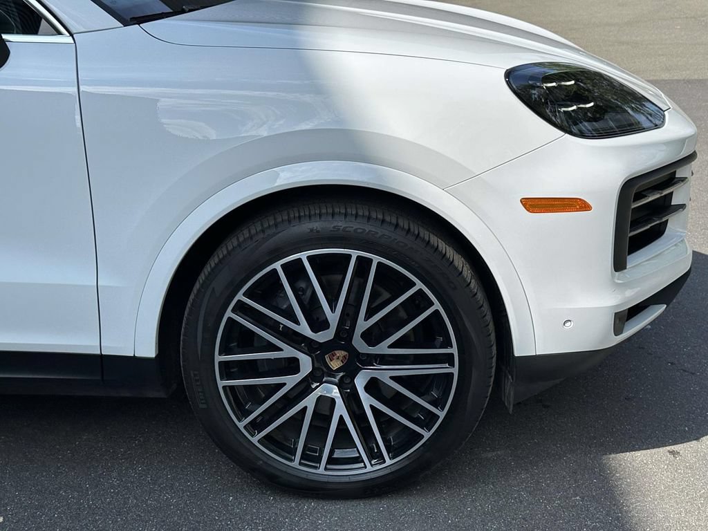 Certified 2026 Porsche Cayenne AWD/4WD image 9