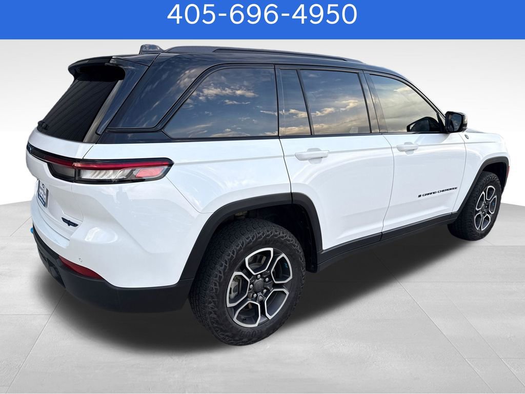 Used 2022 Jeep Grand Cherokee Trailhawk w/ Advanced Protech Group II AWD/4WD image 4