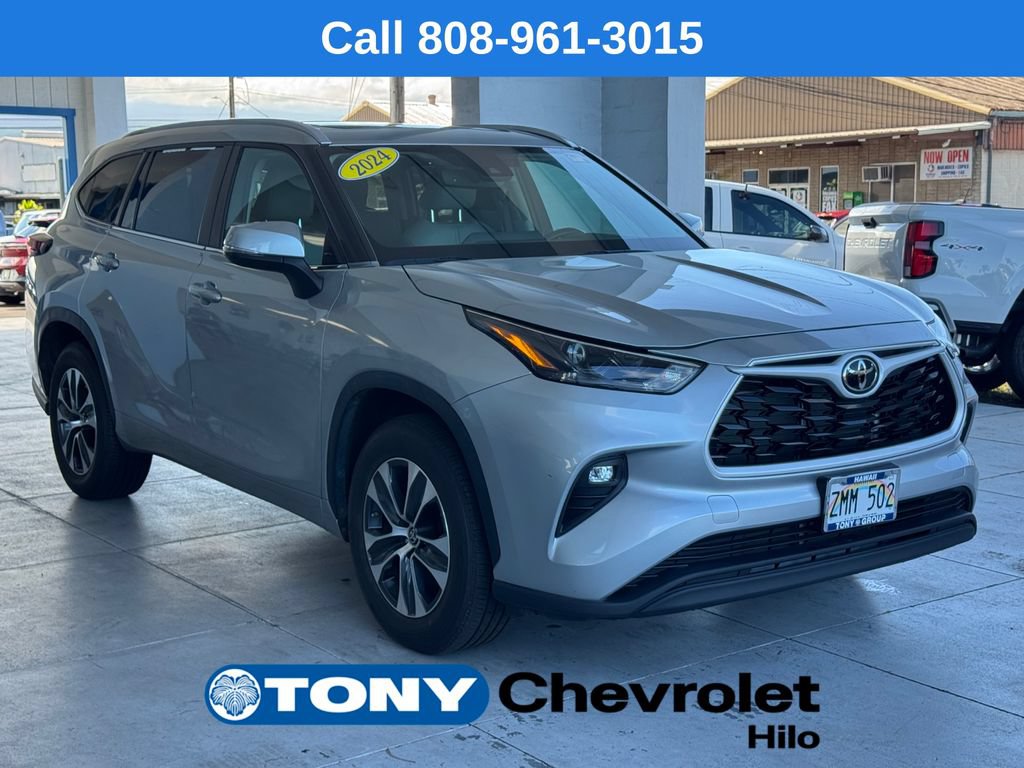 Used 2024 Toyota Highlander XLE FWD image 7