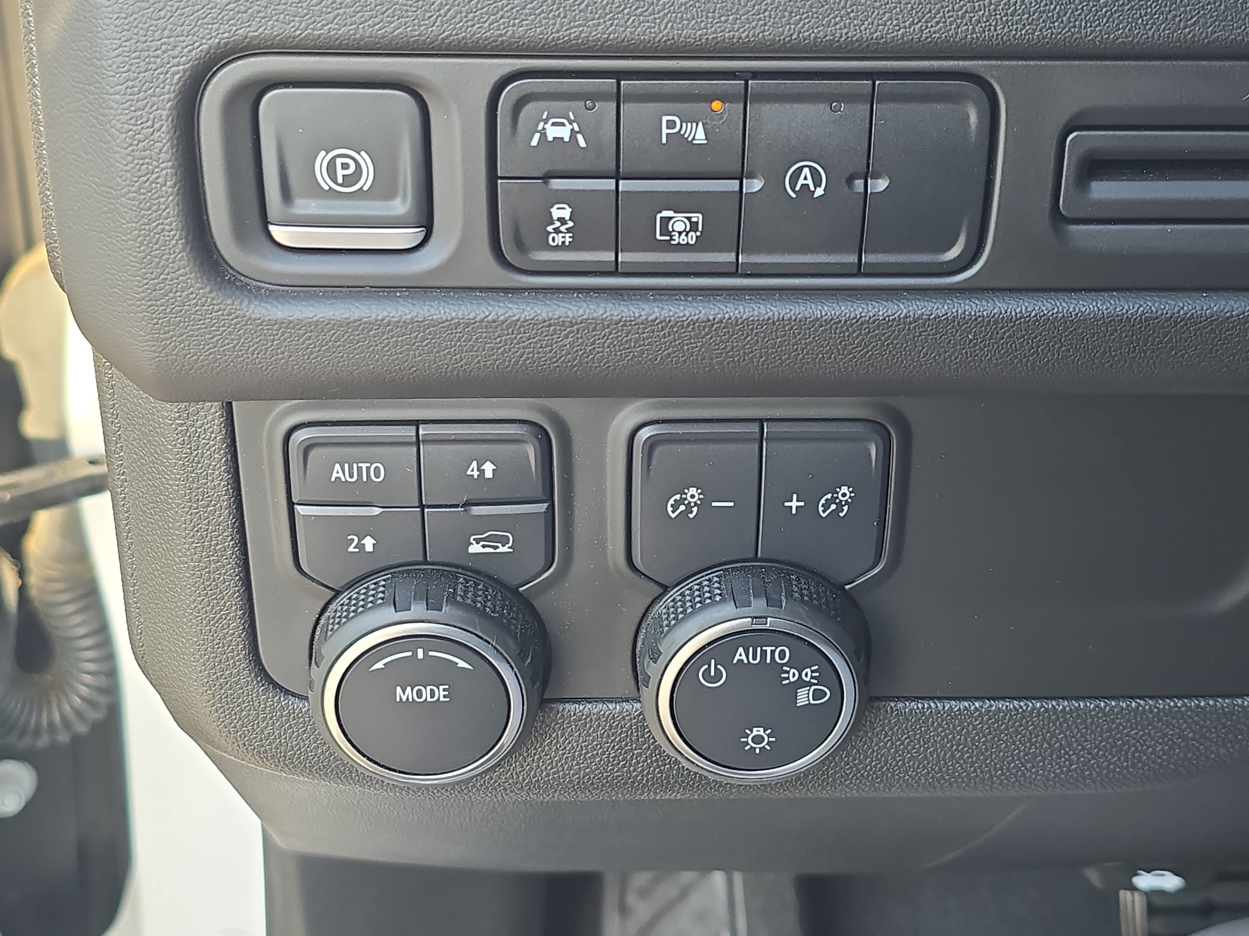 Used 2024 Chevrolet Tahoe RST w/ RST Performance Edition AWD/4WD image 29