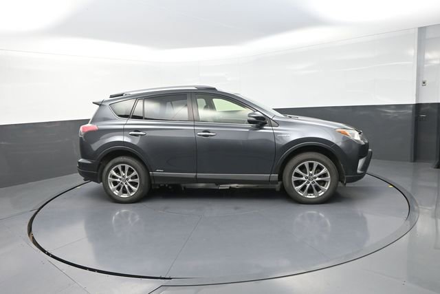 Used 2018 Toyota RAV4 Limited AWD/4WD image 16