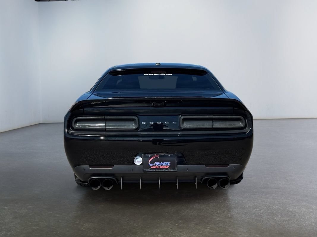 Used 2019 Dodge Challenger R/T RWD image 6