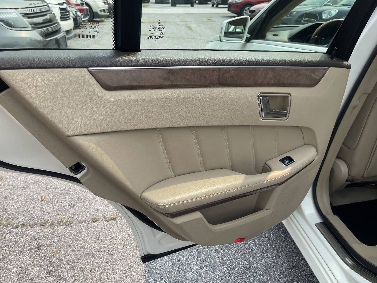Used 2011 Mercedes-Benz E 350 4MATIC Sedan image 18
