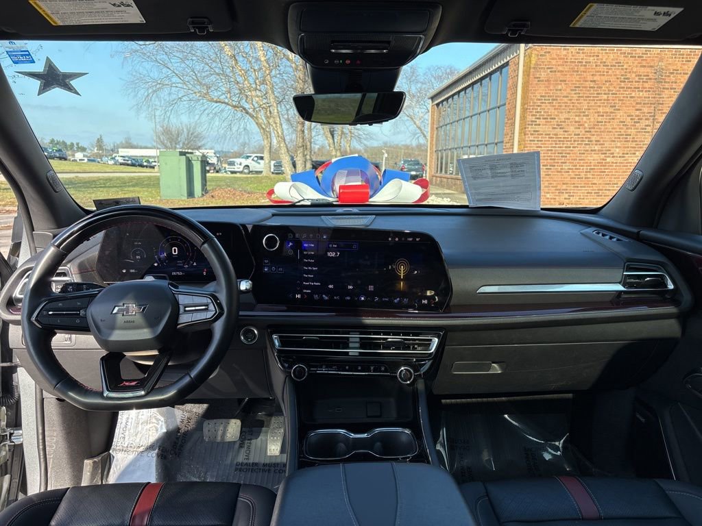 Used 2024 Chevrolet Traverse RS image 25