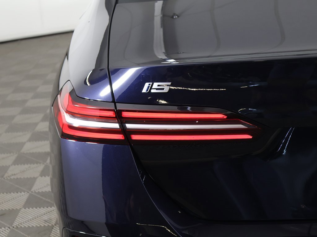 Used 2024 BMW i5 M60 w/ Premium Package image 19