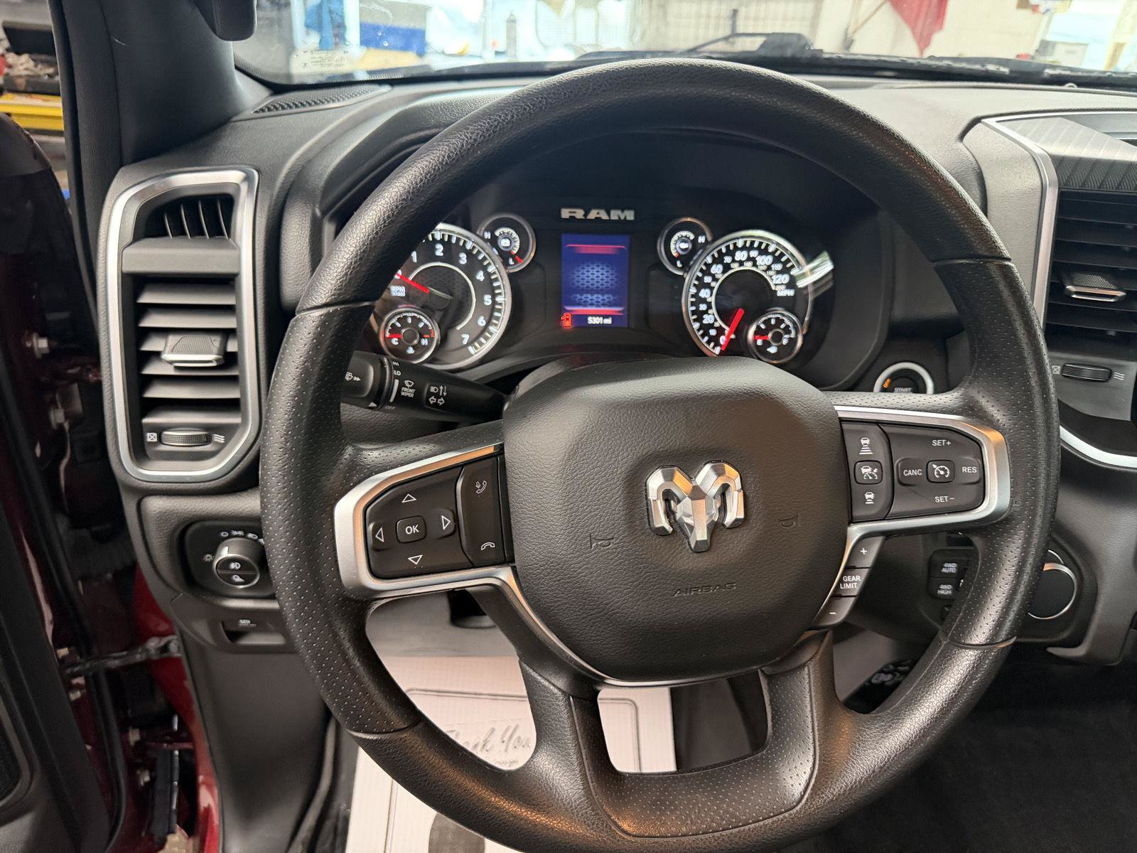 Used 2025 RAM 1500 Big Horn AWD/4WD image 13
