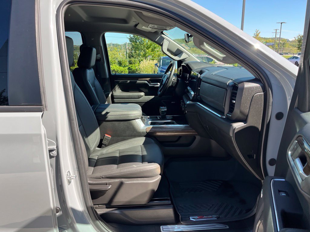 Used 2024 Chevrolet Silverado 1500 RST AWD/4WD image 27