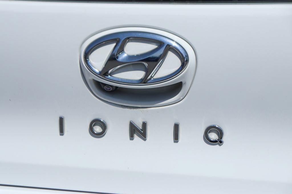 Used 2019 Hyundai Ioniq Electric FWD image 42