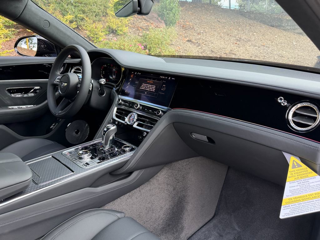 New 2025 Bentley Flying Spur Plug-In Hybrid image 2
