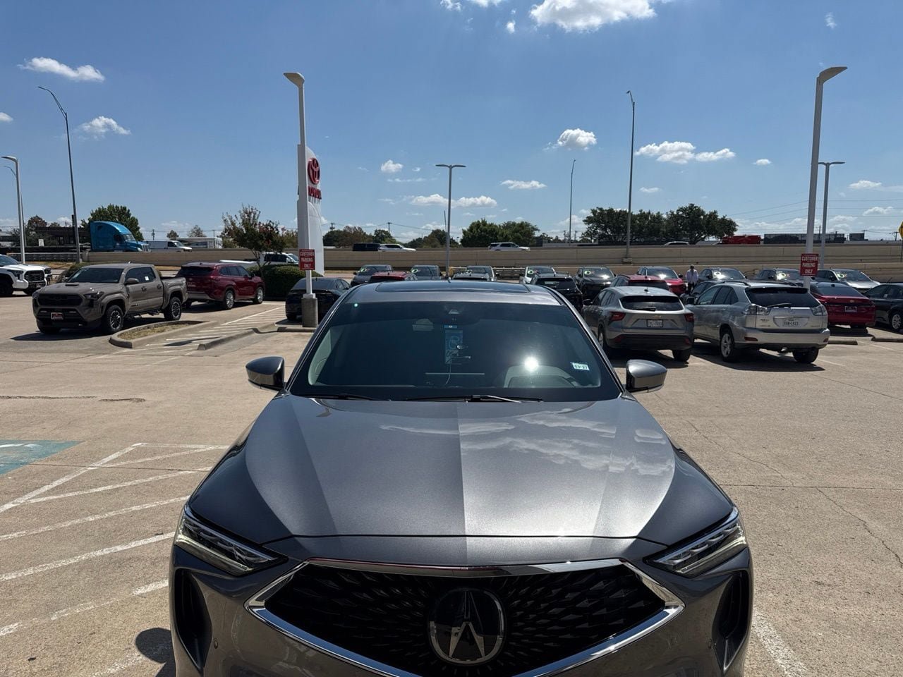 Used 2024 Acura MDX w/ Technology Package FWD image 2