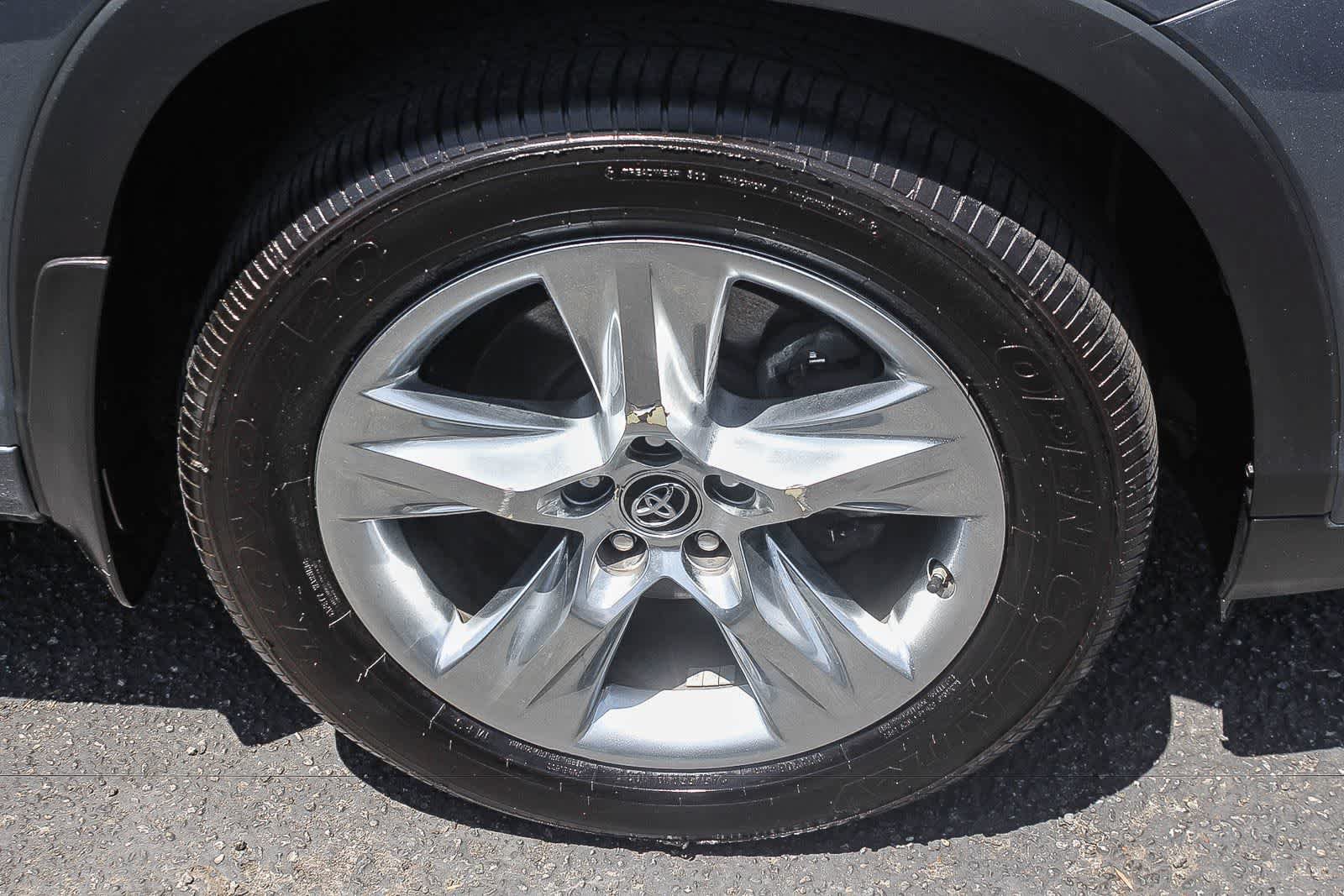 Used 2017 Toyota Highlander Limited AWD/4WD image 12