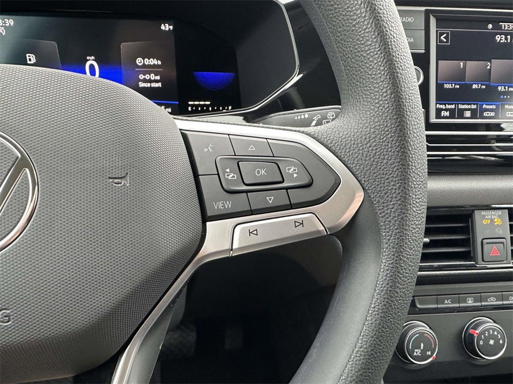 Used 2022 Volkswagen Taos S image 7