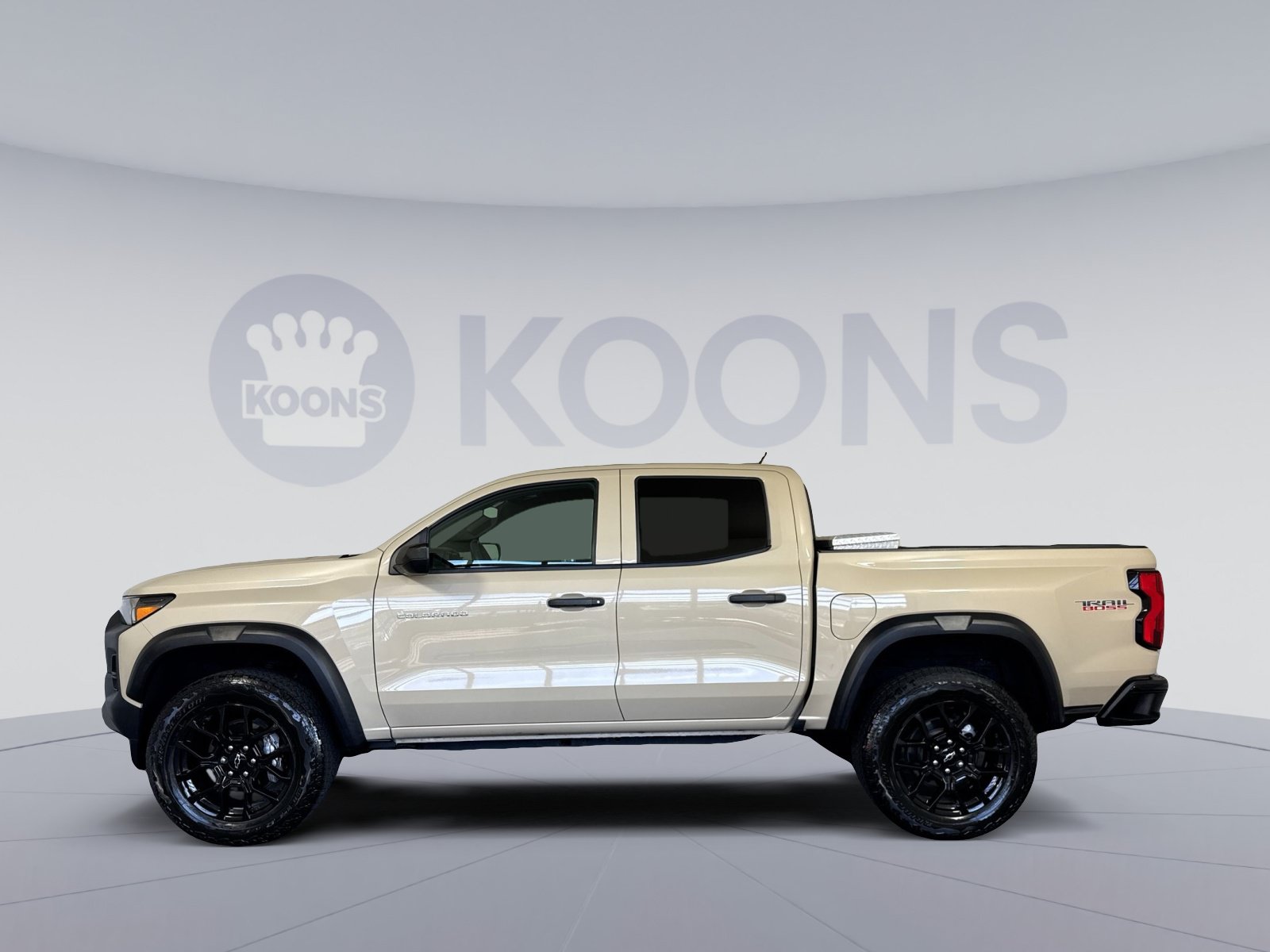 Used 2023 Chevrolet Colorado Trail Boss w/ LPO, Dark Essentials Package AWD/4WD image 2