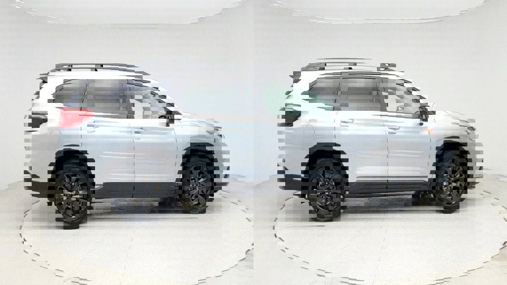 Used 2022 Subaru Ascent Onyx Edition image 4
