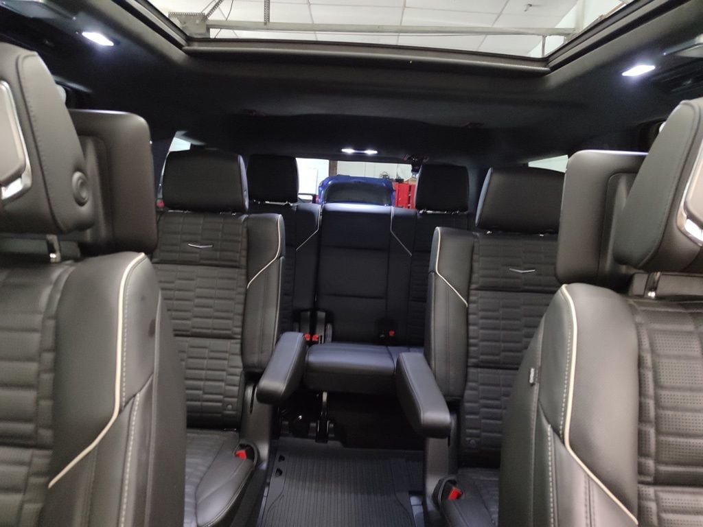 Used 2023 Cadillac Escalade Sport Platinum w/ LPO, ONYX Package AWD/4WD image 22