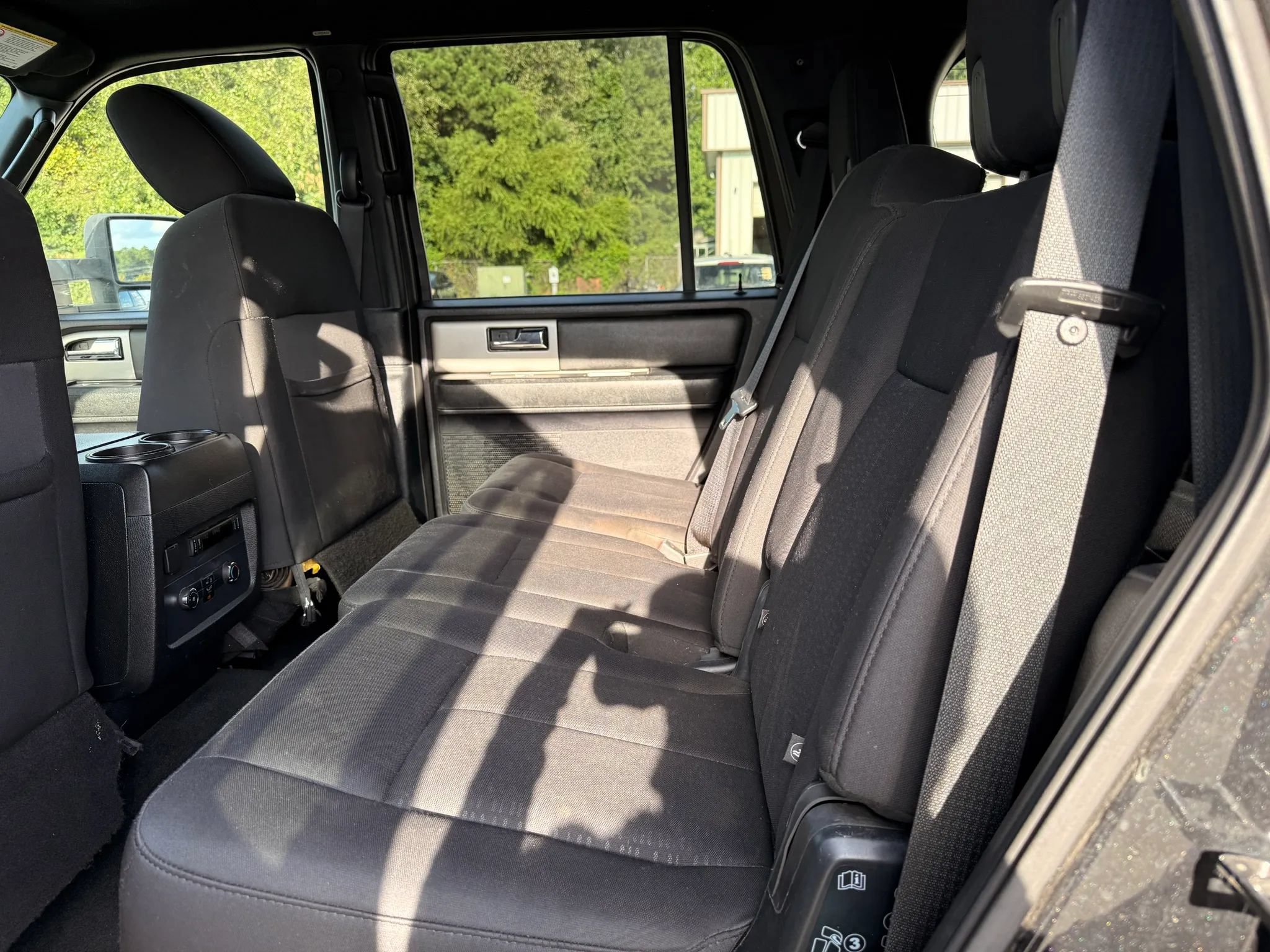 Used 2015 Ford Expedition XLT AWD/4WD image 21