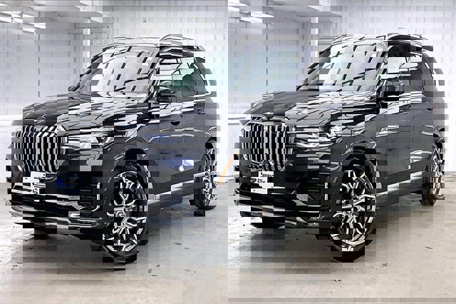 Used 2021 BMW X7 xDrive40i w/ Executive Package image 2