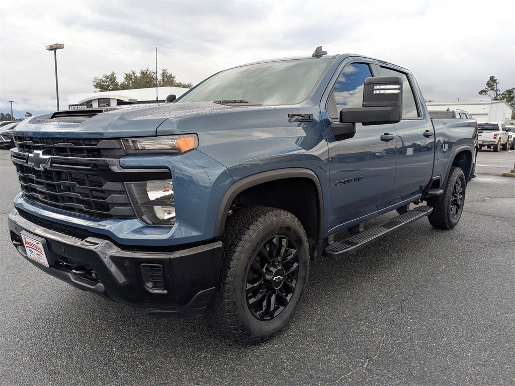 Used 2025 Chevrolet Silverado 2500 Custom w/ Custom Value Package image 8