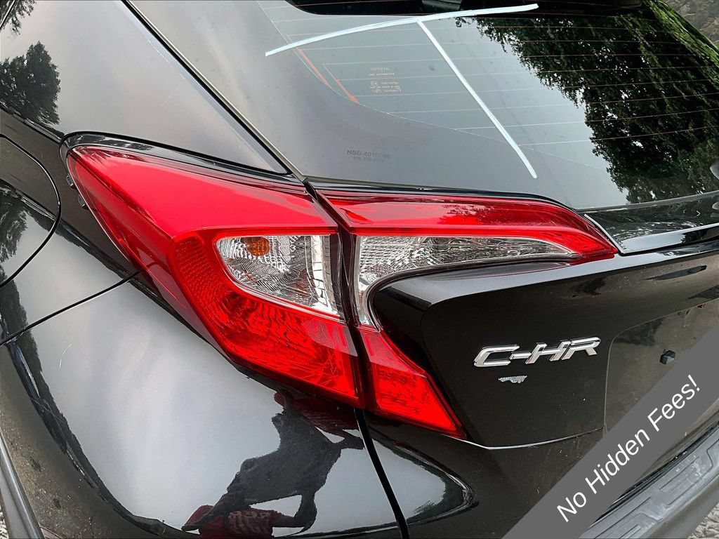 Used 2020 Toyota C-HR XLE FWD image 18