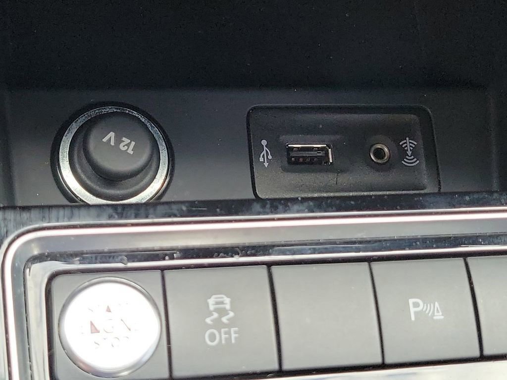 Used 2018 Volkswagen Jetta GLI image 30