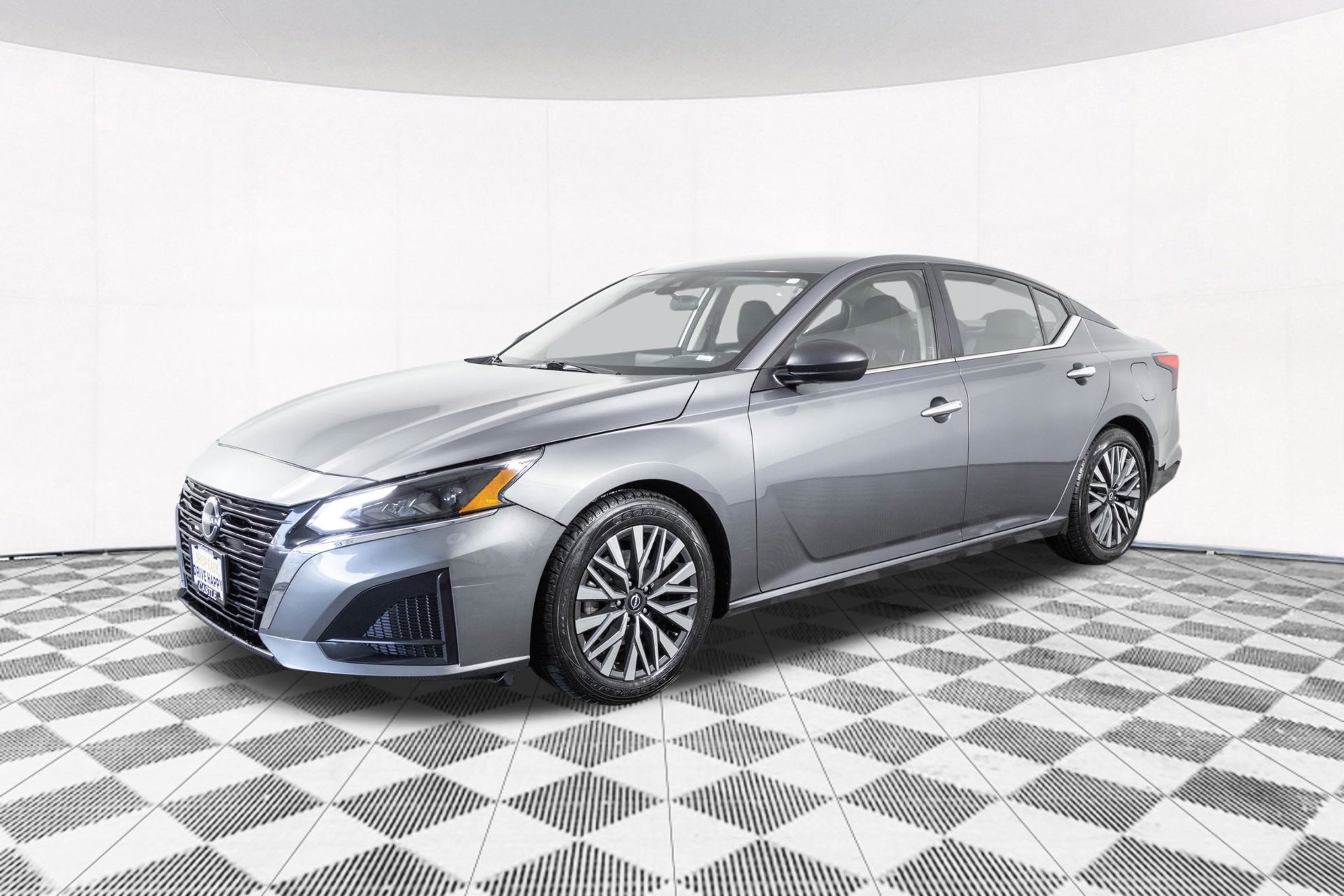 Used 2024 Nissan Altima 2.5 SV FWD image 13