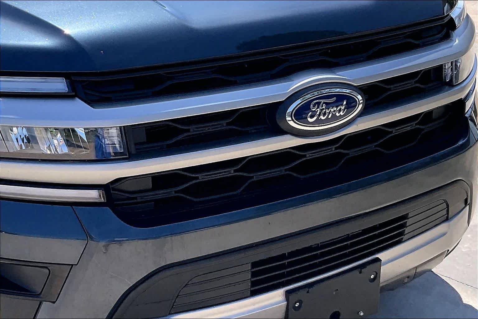 Used 2024 Ford Expedition XLT AWD/4WD image 29