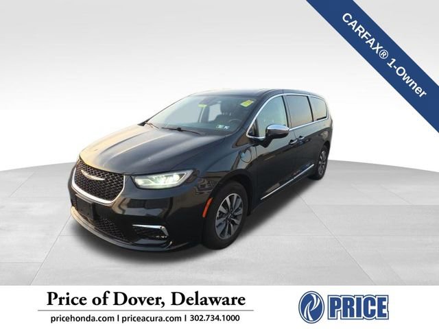 Used 2023 Chrysler Pacifica Limited image 1