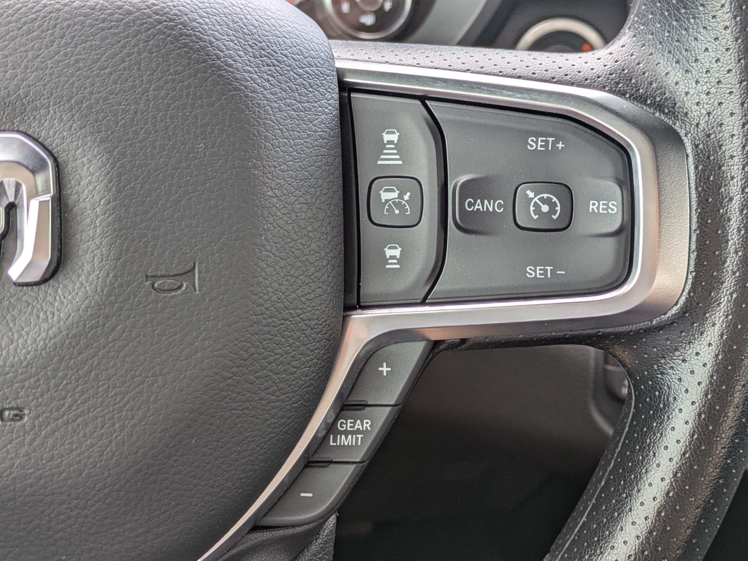 Used 2025 RAM 1500 Warlock AWD/4WD image 22
