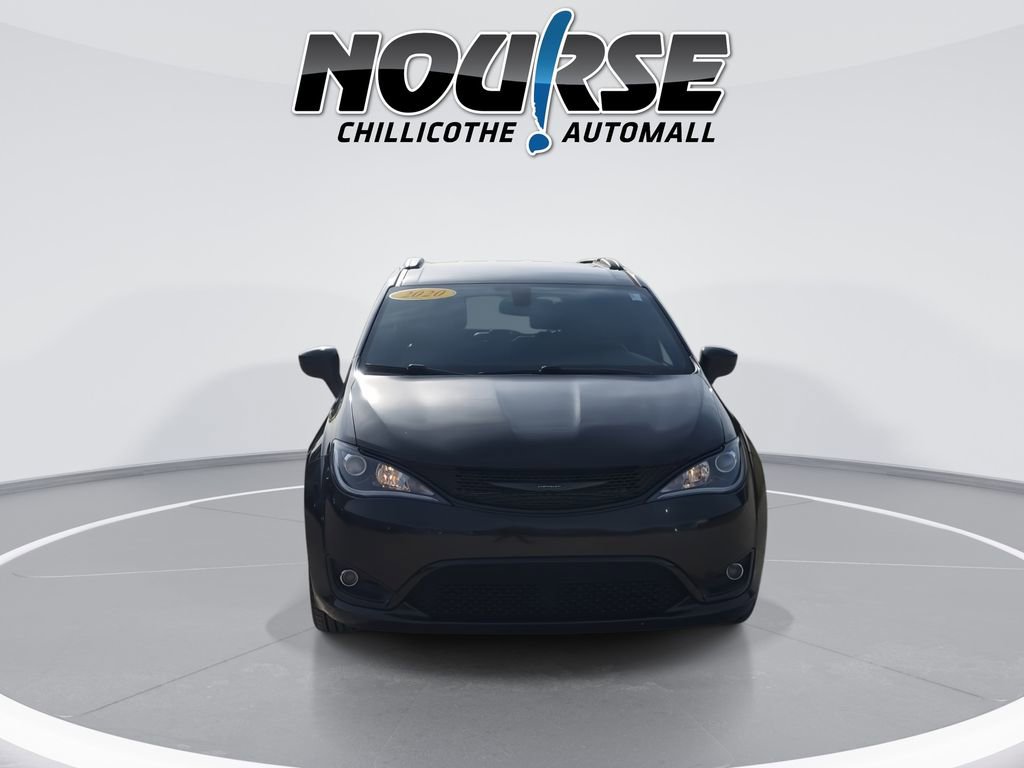 Used 2020 Chrysler Pacifica Touring-L w/ S Appearance Package image 3
