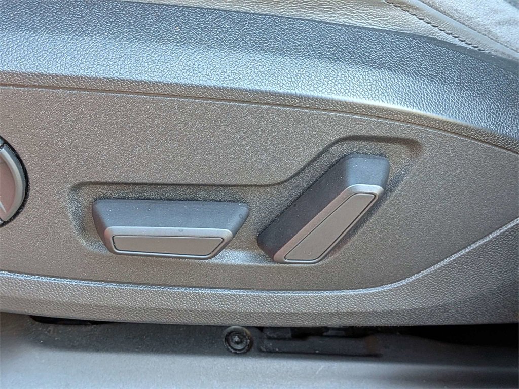 Used 2021 Audi Q3 2.0T Premium Plus w/ Premium Plus Package image 21